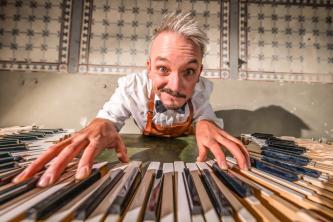 Klavierkabarettist Sebastian Schnitzer