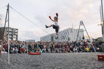 rope theatre - ein theatralischen Balanceakt auf dem Drahtseil.