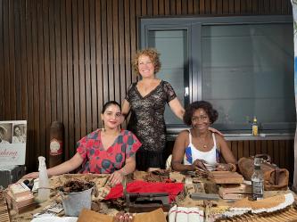 LA GALANA Zigarren Events, Zigarrenrollerin, Zigarrendreherinnen - Annette Meisl