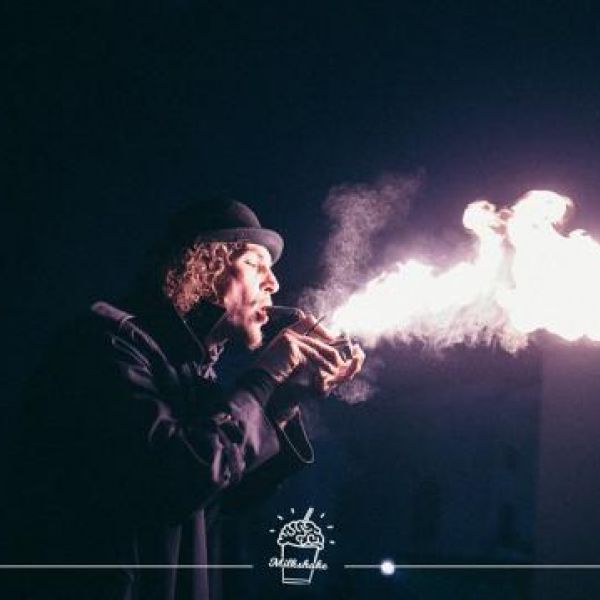 LOLKRAM --> feuershow + tanz + walkakt + - Mark Hellgoth