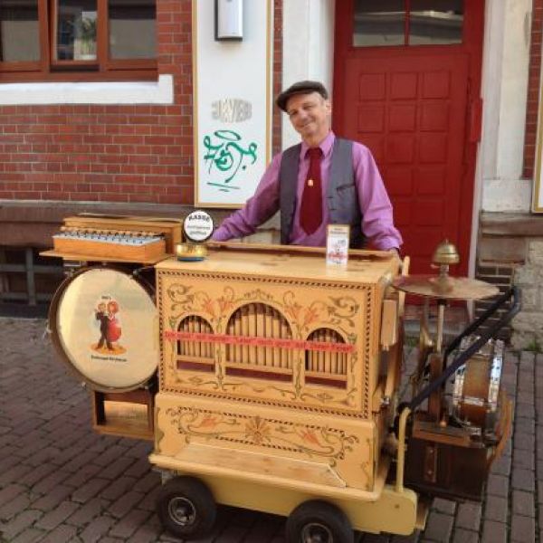 Drehorgelspieler - Leierkastenmann - <b style=