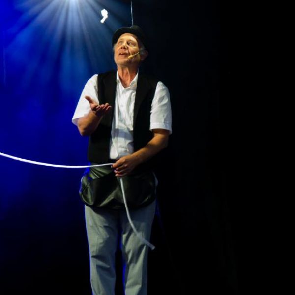 Hörbi Kull Gaukler und Zauberkünstler - Hörbi Kull