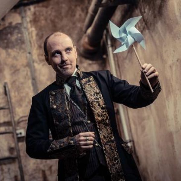 Dr. Alexander Mabros - magic. - Alexander Mabros