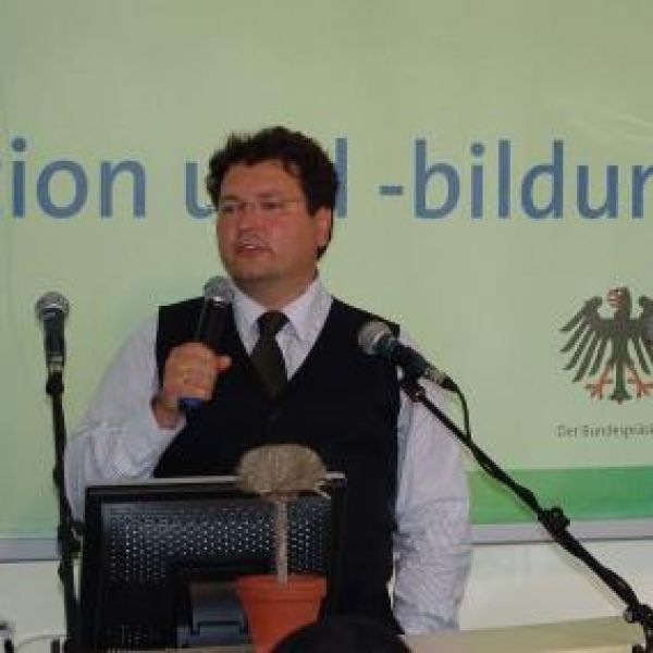 Kunst, Gesundheit, Bildung e. V.  - Samuel Fleiner