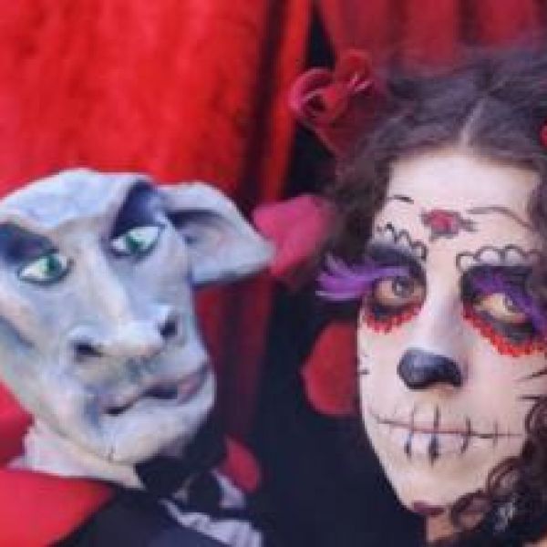 Duckie L’Orange performance artist - Duckie L’Orange