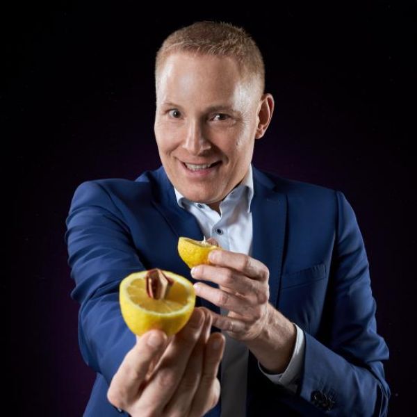 Uwe Sperlich - <b style=