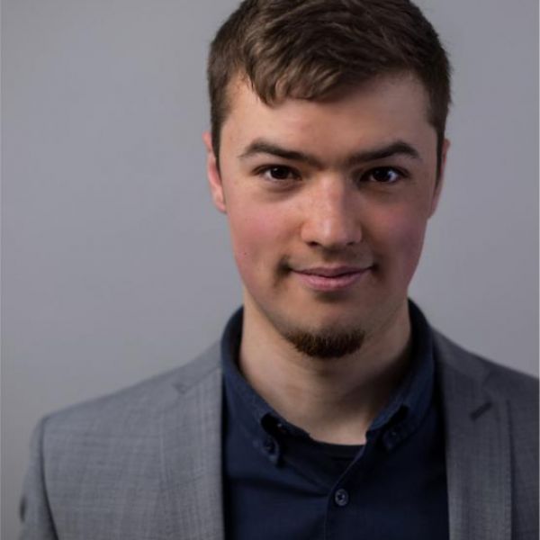 Daniel Dück • <b style=