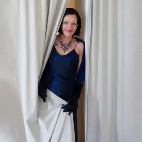 Carmen Schroll <b style=