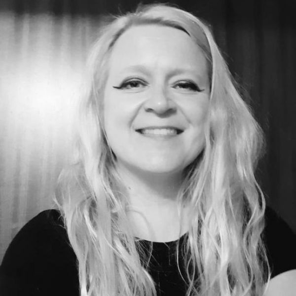 Uusikuu - Laura Ryhänen