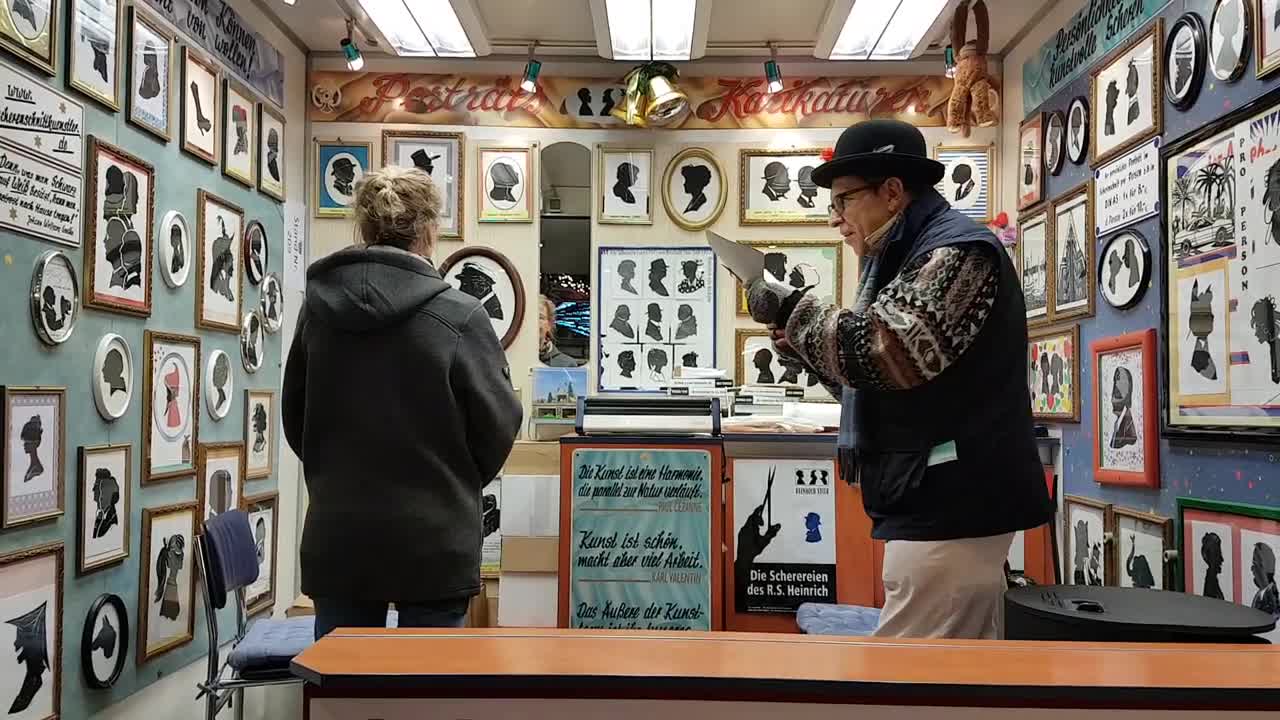 Le grand artiste de la silhouette est en Aktion.