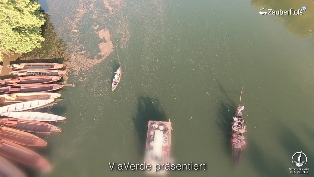 Das Zauberfloss auf dem Neckar in Tübingen