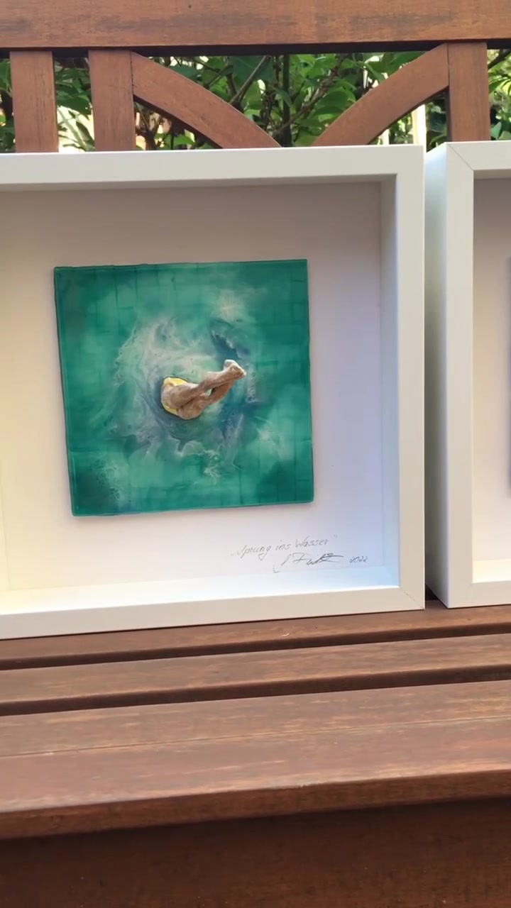 Die kleine Meerjungfrau und Sprung ins kalte Wasser