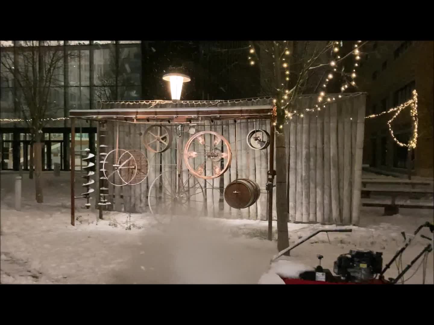 "Ganz große Bühne - kleiner Strahl" im Park "Tour & Taxis", Brüssel