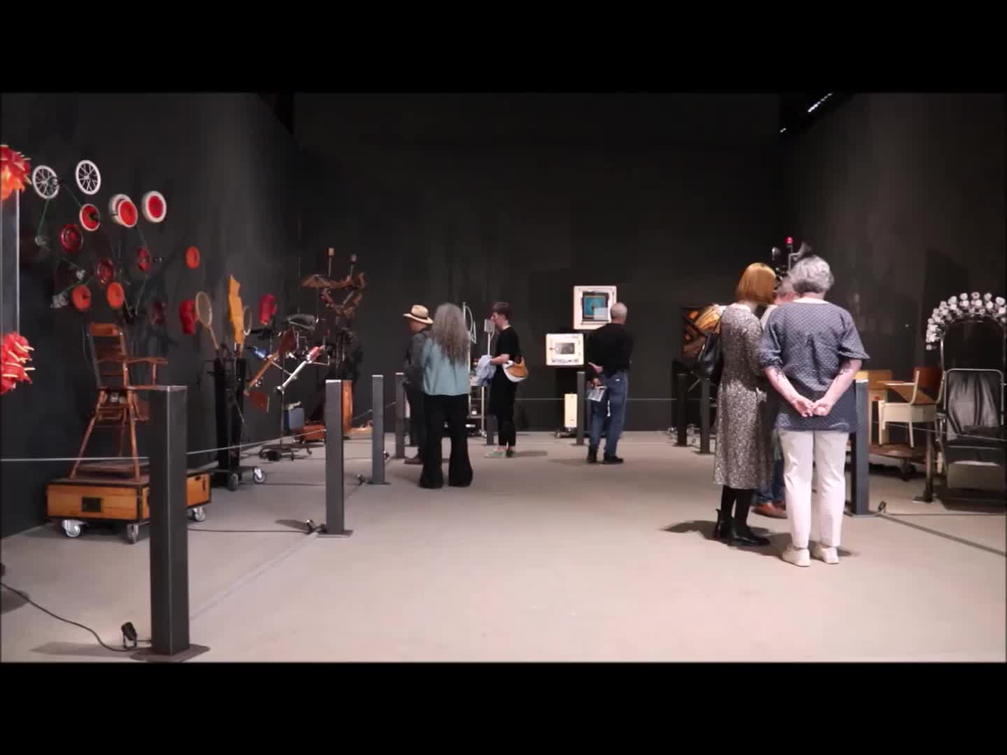 Sonderprojekt „Von der Wiege bis zur Bahre“ auf der NordArt 2024